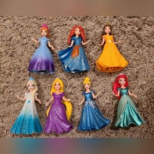 Disney Princess magic clip dolls